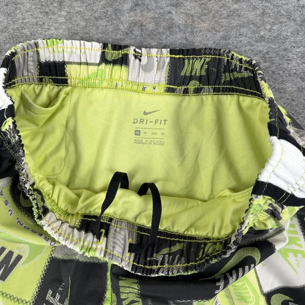 Nike Icon Clash Printed Tempo Running Shorts 3